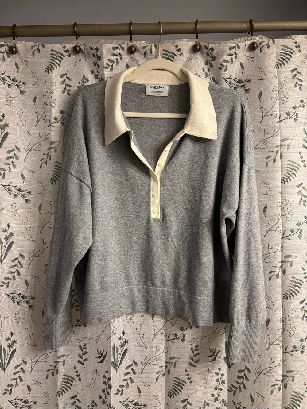 Old Navy Button-Up Gray Pullover with Cream Polo Collar